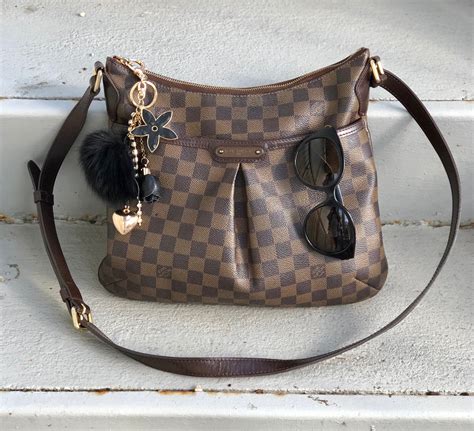 louis vuitton bloomsbury pm vs gm